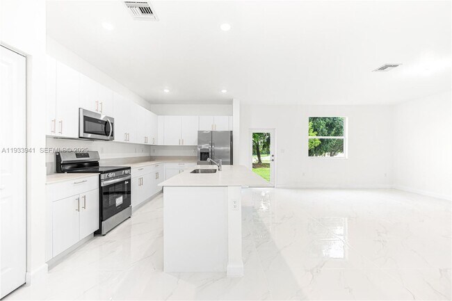 Photo - 2209 SE 30th St