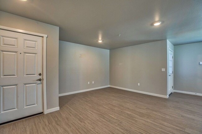 Photo - 2818 Meridian Ave E Unit B101