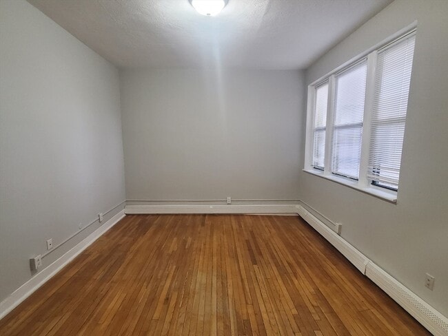 Photo - 10 Abbotsford St Unit 2