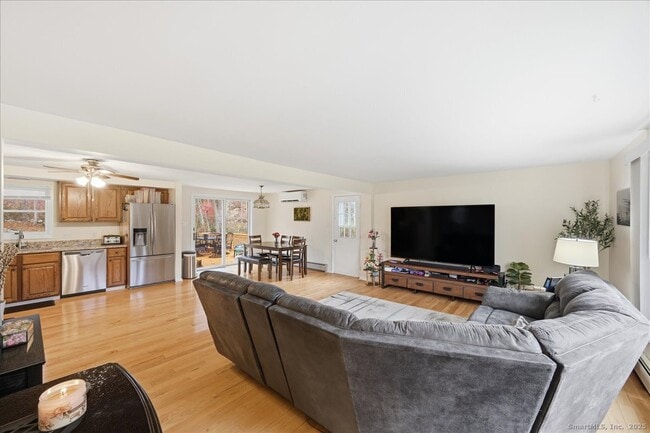 Photo - 198 Dartmouth Dr