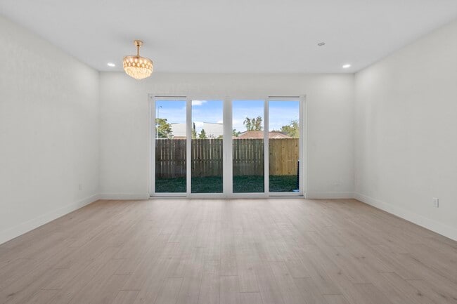 Photo - 3617 Dreyfus St