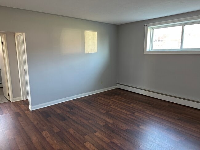 Photo - Charming 2-Bedroom Apartment for Rent in Oshawa - ONE MONTH RENT FREE Unité Apt. 1