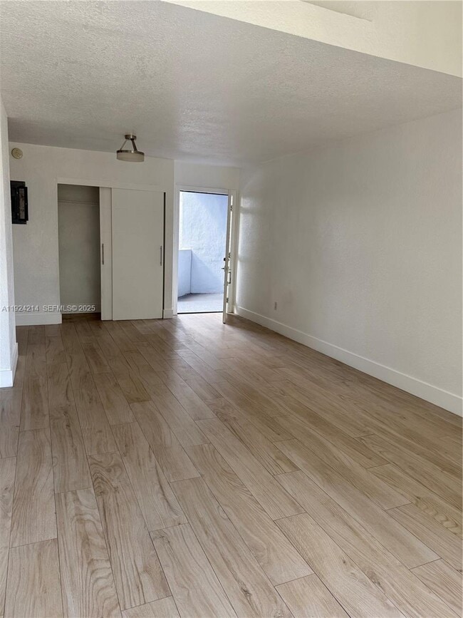 Photo - 100 Fontainebleau Blvd Unit 403