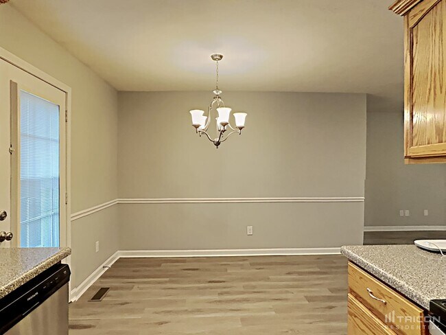 Photo - 1605 Mary Ct