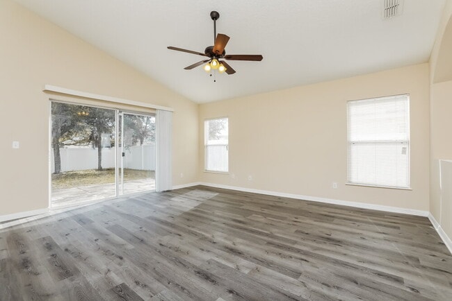 Photo - 4085 Waltham Forest Dr