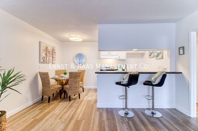 Photo - 5500 Ackerfield Ave Unidad #307