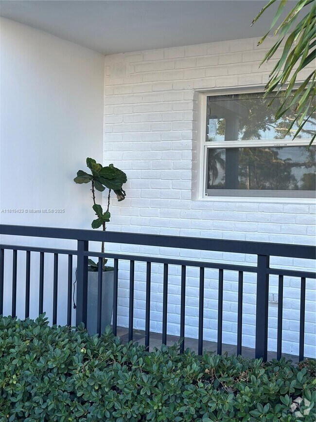 Building Photo - 2159 NE 122nd St Rental
