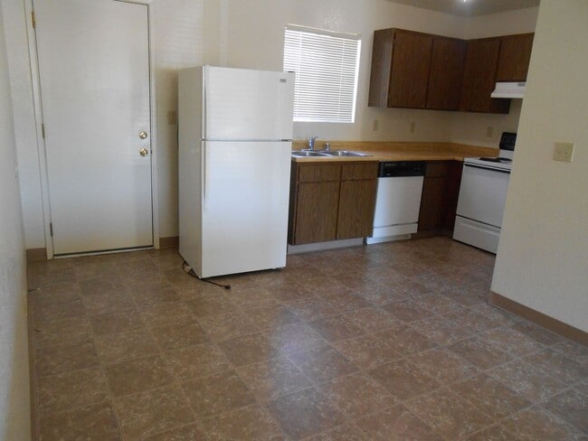 Photo - 863 Shiloh Ct Unit 3