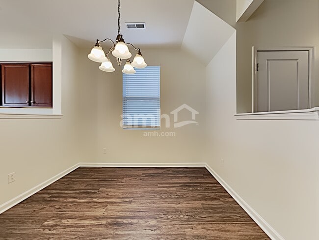 Photo - 271 Cameron St