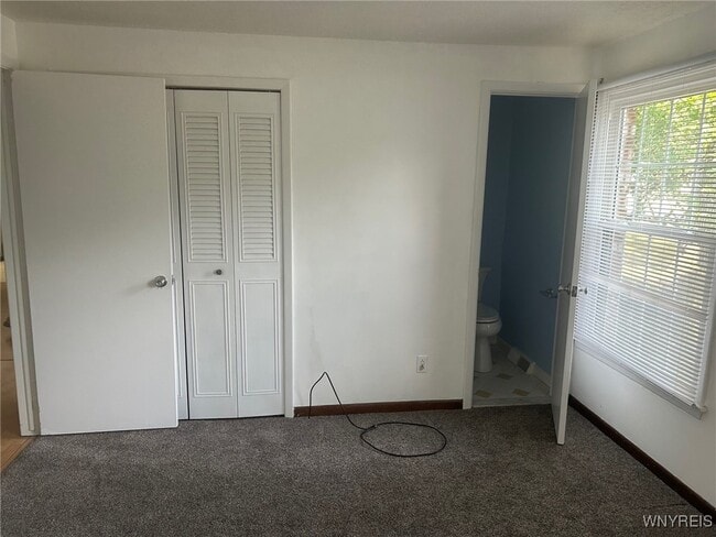 Photo - 80 Carriage Dr