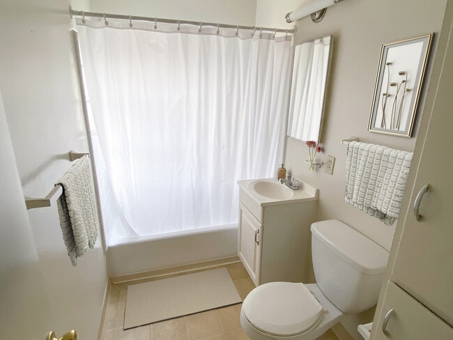 Photo - 850 Calderon Ave Unidad 3