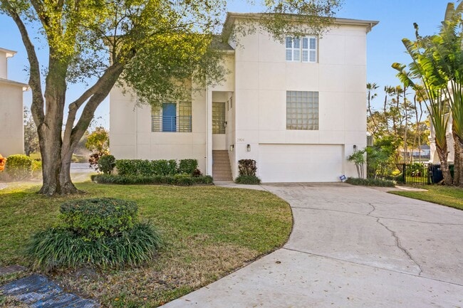 Photo - Executive Style 3 bed 2.5 bath home on Hil...