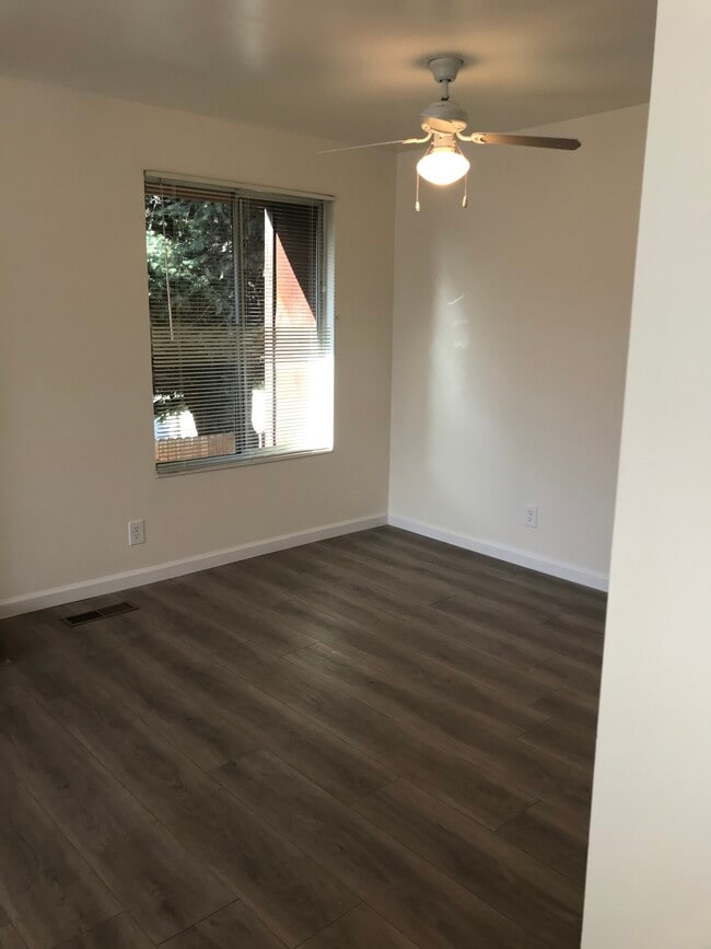 Photo - 1411 B Murphy's Lane Unit Patio and Lawn  October 1 AVAILABLE