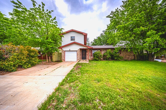 Photo - 126 NE Angus St