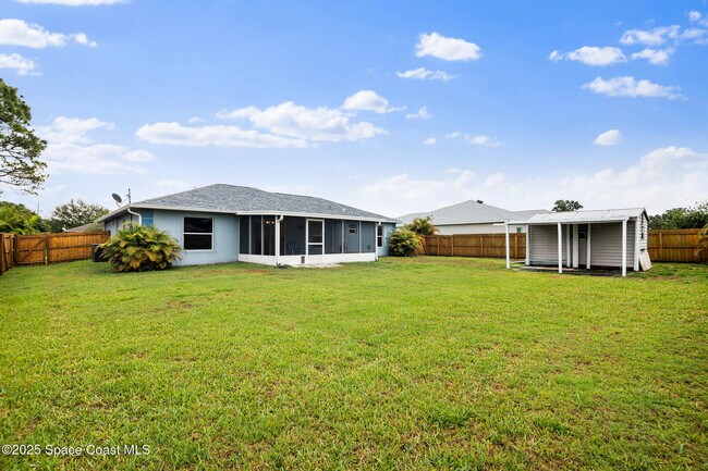 Photo - 314 Comet Ave SE