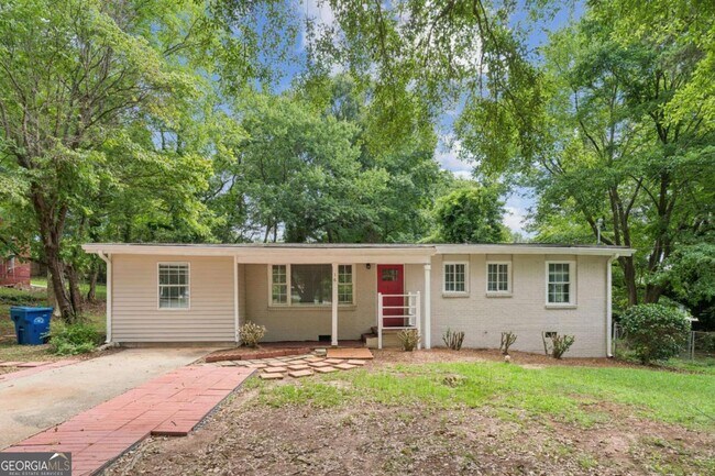 Photo - 16 Bromack Dr SE