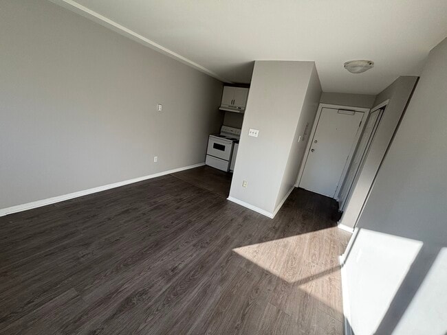 Photo - Comfortable 1-Bedroom Apartment – Heat & Hot Water Included! *Pet Friendly* Unit 0003