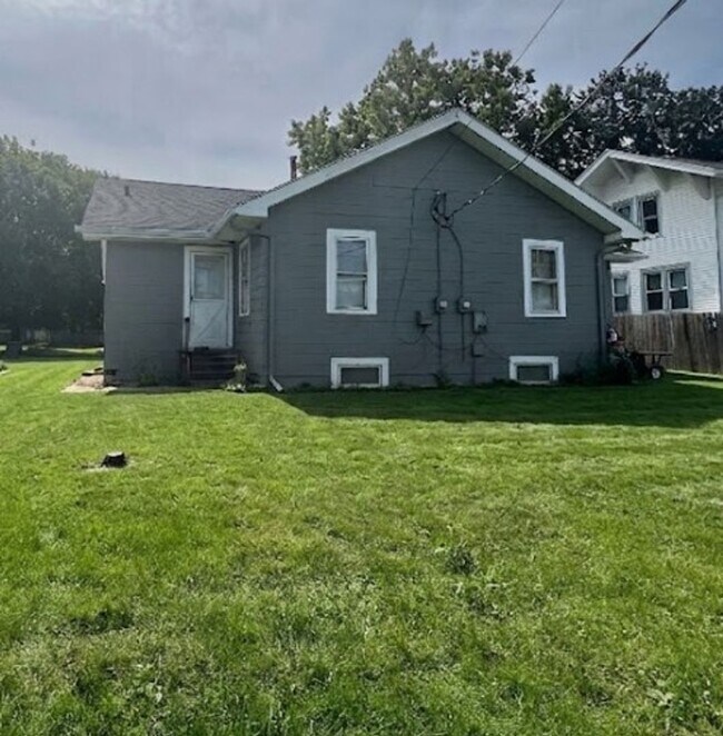Photo - 1541-1541 Bertch Ave Unit 1541