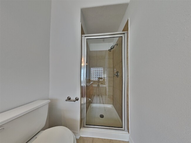 Building Photo - 3412 Honsinger St