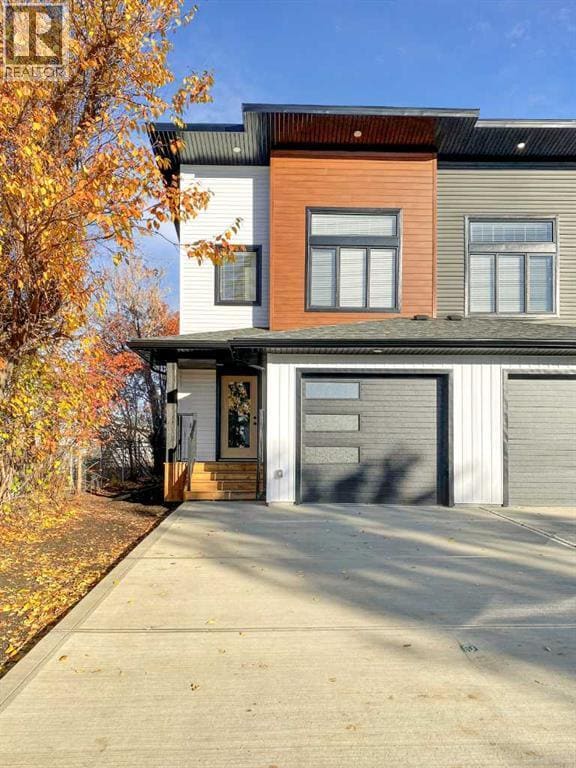 Photo - 9528-9598 98 Ave