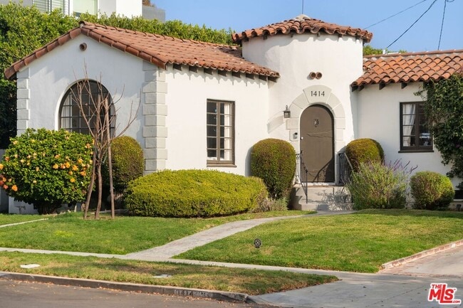 Building Photo - 1414 S Curson Ave