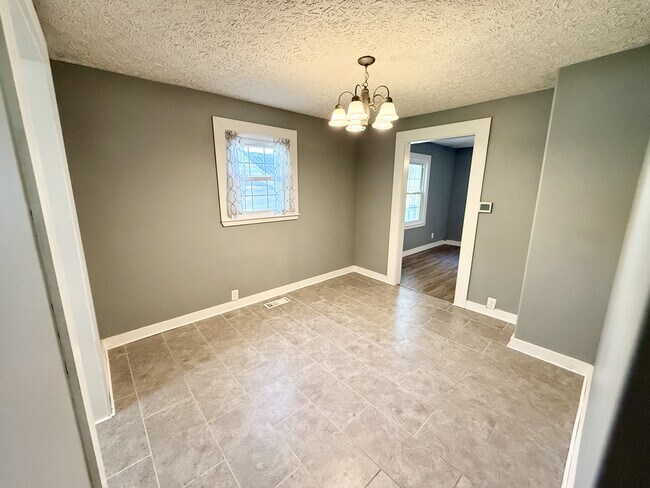 Photo - 533 Kirkpatrick Ave