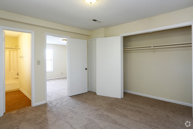 1HAB, 1BA - 728 ft² - Final- Habitación - Willowdaile