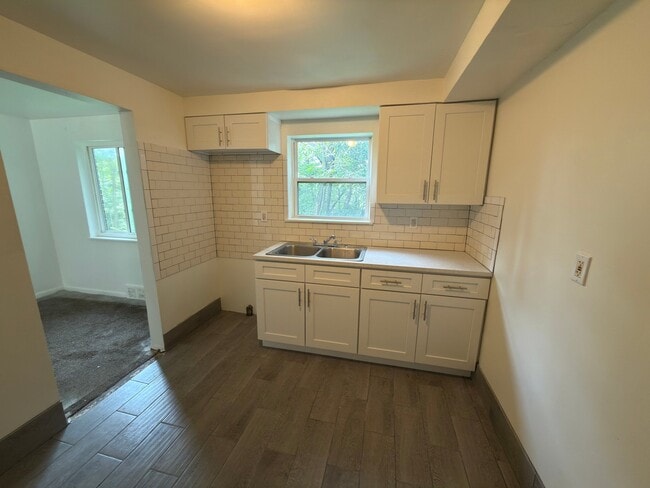 Photo - 1769 McNary Blvd