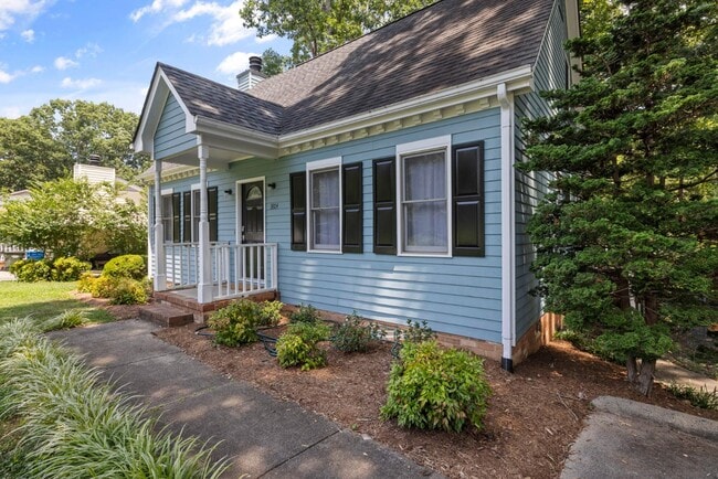 Photo - 3804 Zenith Pl