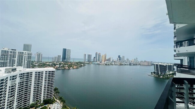 Building Photo - 3530 Mystic Pointe Dr Unit 2813 Rental