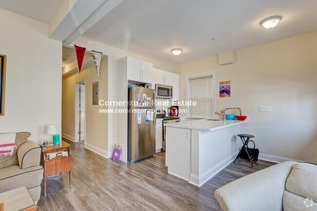 Building Photo - 28 Hillside St Unit 1 Rental