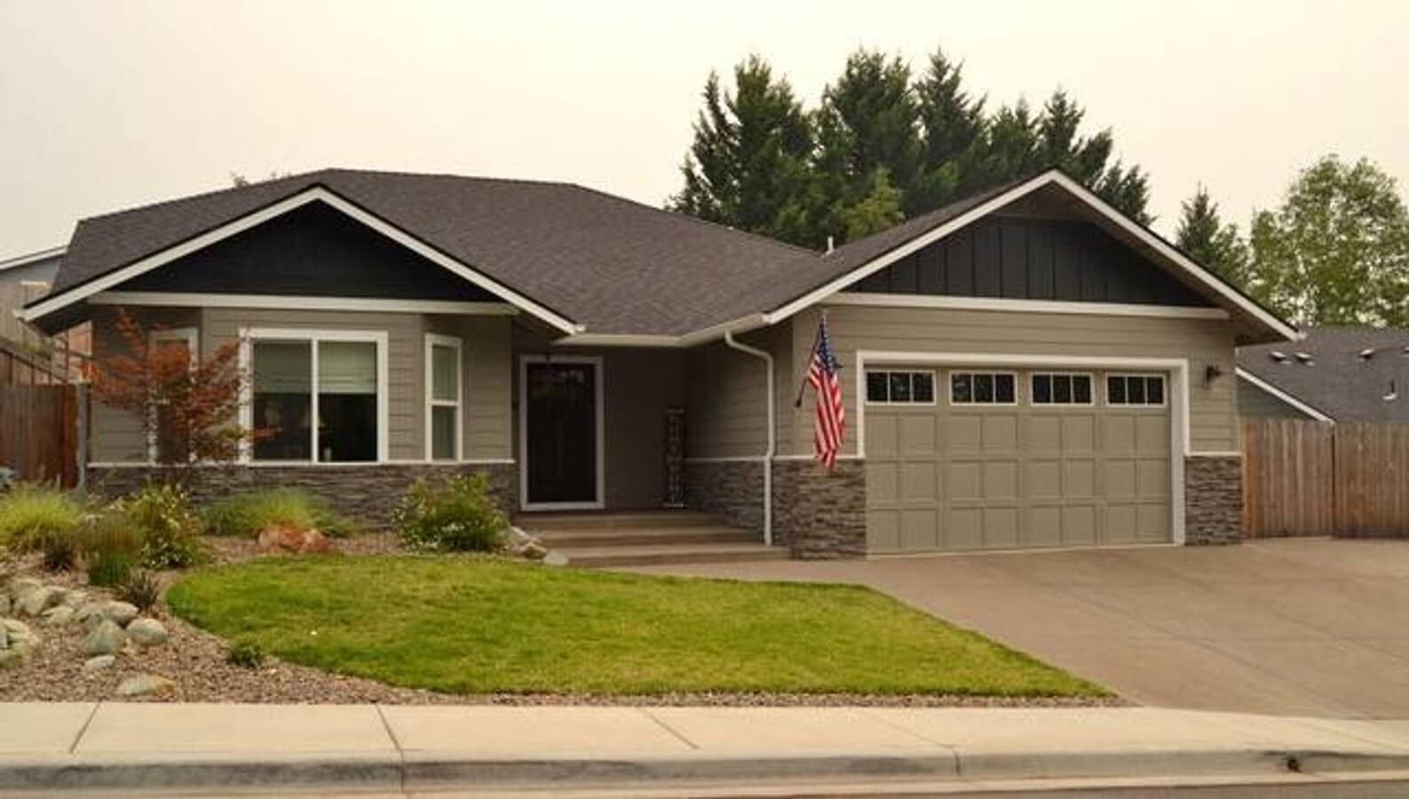 3 bed 2 bath Home for Rent in Grants Pass - 3 bed 2 bath  Home for Rent in Grants Pass