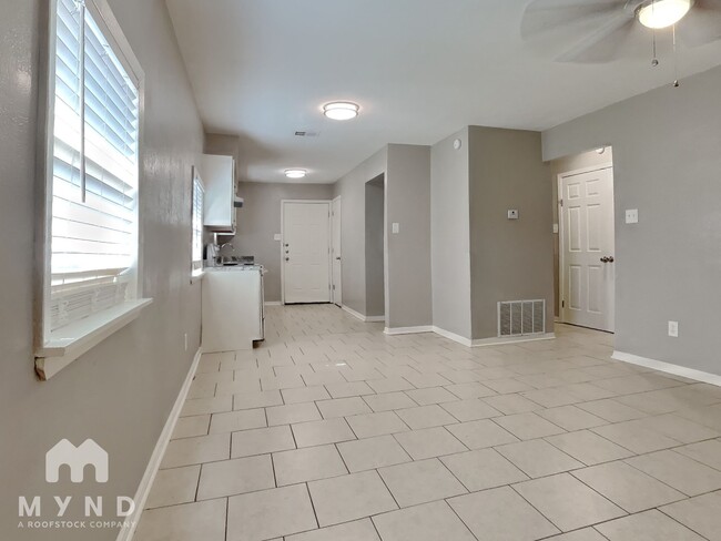 Photo - 1302 Cardinal Dr