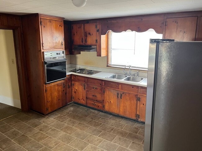 Photo - 2124 Old Milburnie Rd