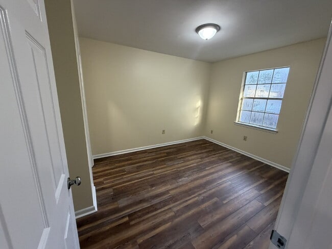 Photo - Apartment for Rent Unit 33
