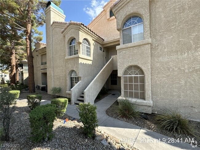 Building Photo - 2251 Wigwam Pkwy Unit 216 Rental