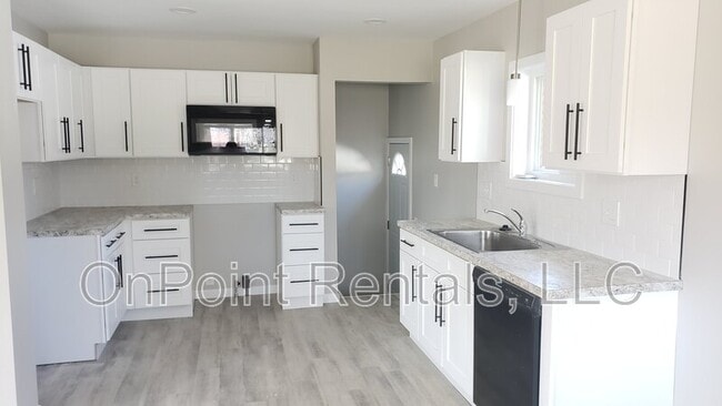 Photo - 15161 Harrison St