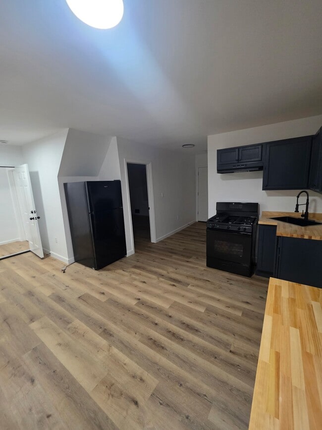 Photo - 3061 W 46th St Unit B