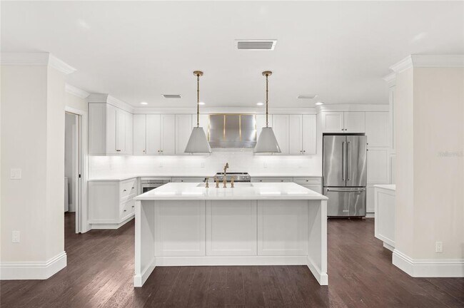 Photo - 648 Fitzwalter Dr