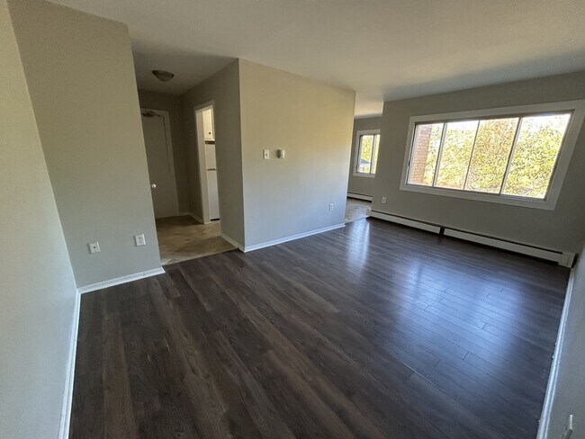 Photo - 15 Reading Crescent Unit 4