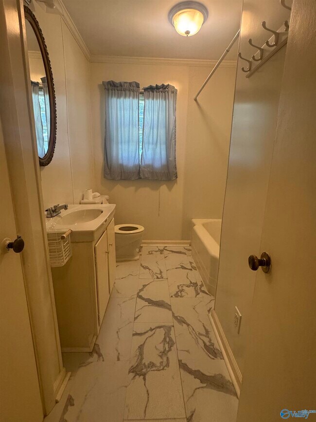 Photo - 3101 Meridian St N