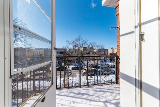 Photo - 4737 N Saint Louis Ave Unit 2