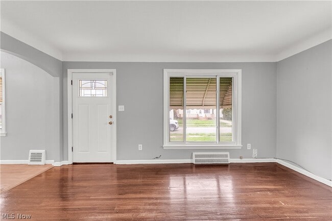 Photo - 20751 Goller Ave