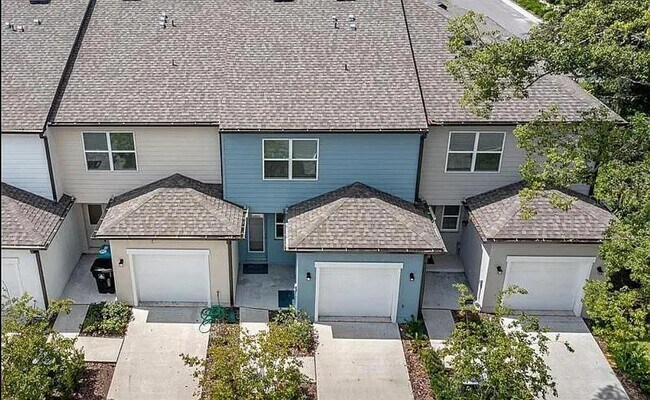 Photo - 3231 Merton Alley