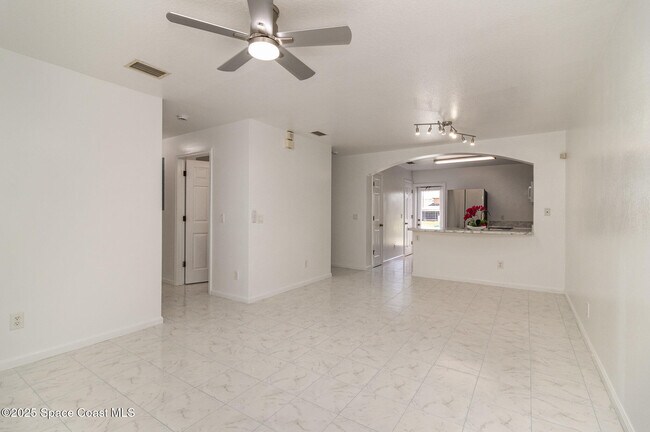 Photo - 1165 Luminary Cir