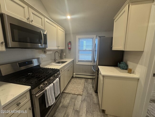 158 1st Ave