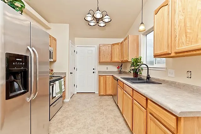 471 Gunnison Way