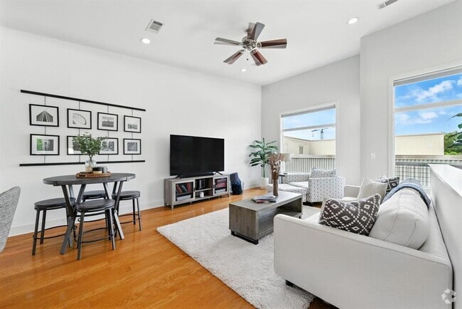 Building Photo - 1702 S Lamar Blvd Rental