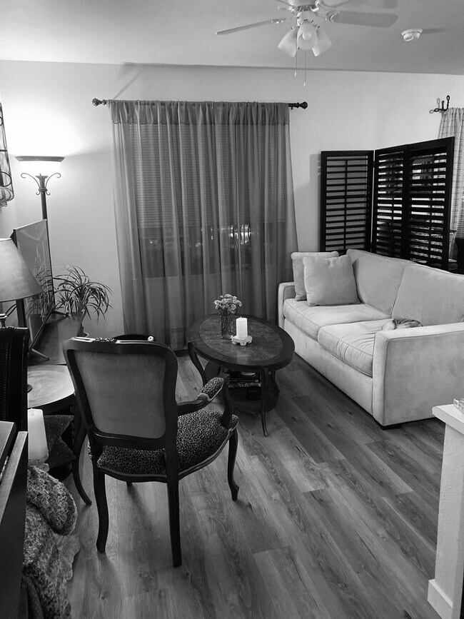 Divine Suites at Downtown Renton