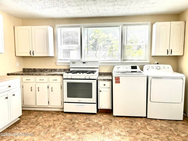 Photo - 505 Martin Rd